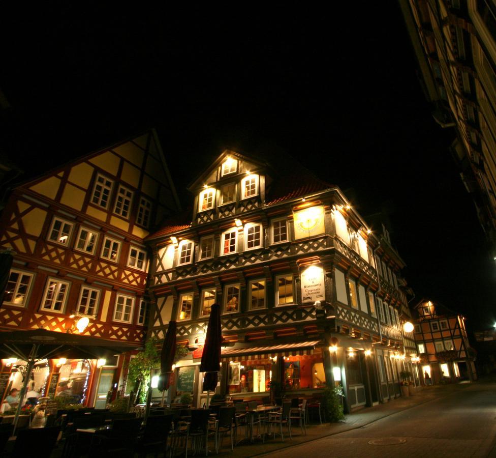 Fachwerk-Hotel Eisenbart Munden  Bagian luar foto