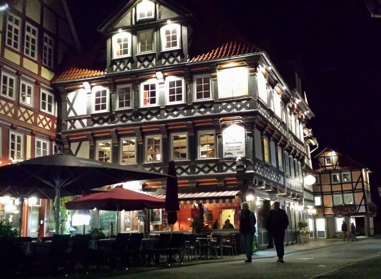 Fachwerk-Hotel Eisenbart Munden  Bagian luar foto