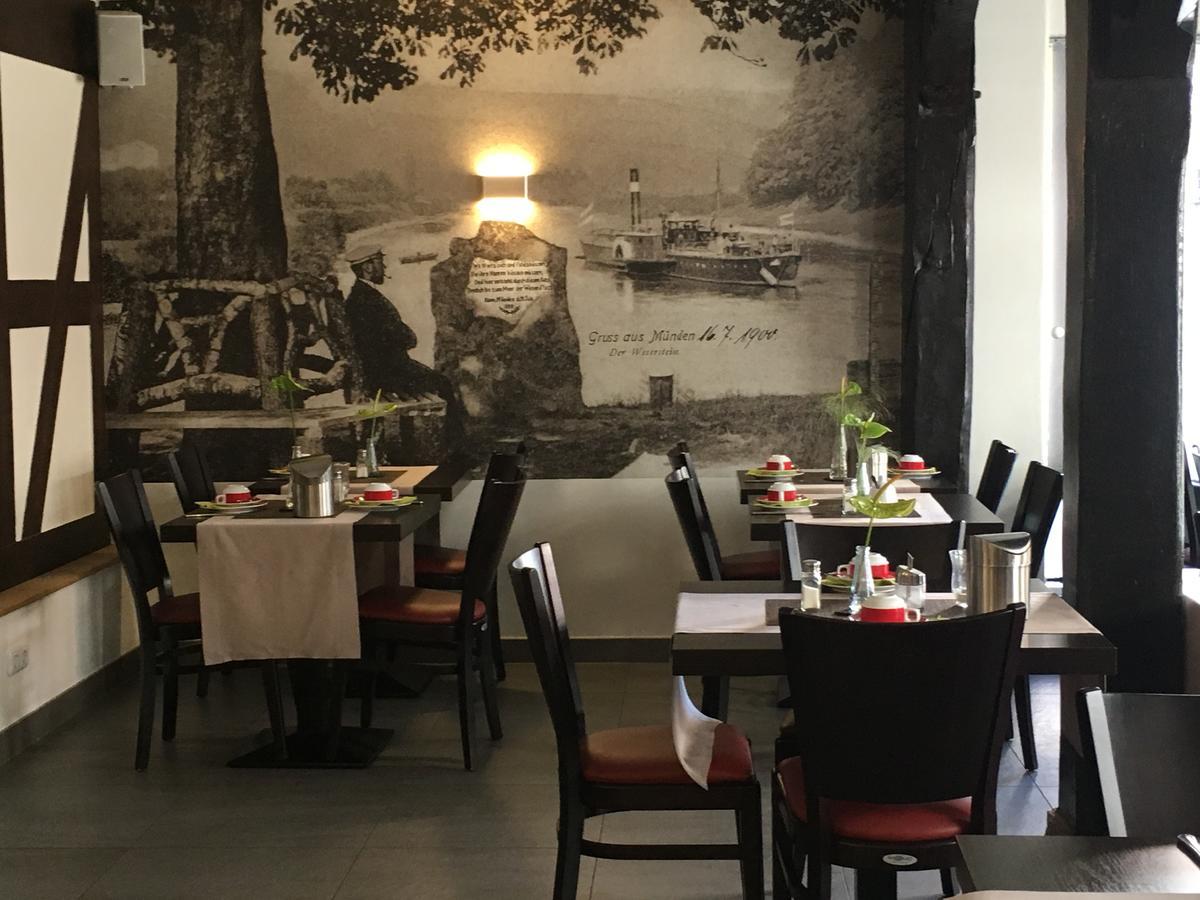 Fachwerk-Hotel Eisenbart Munden  Bagian luar foto