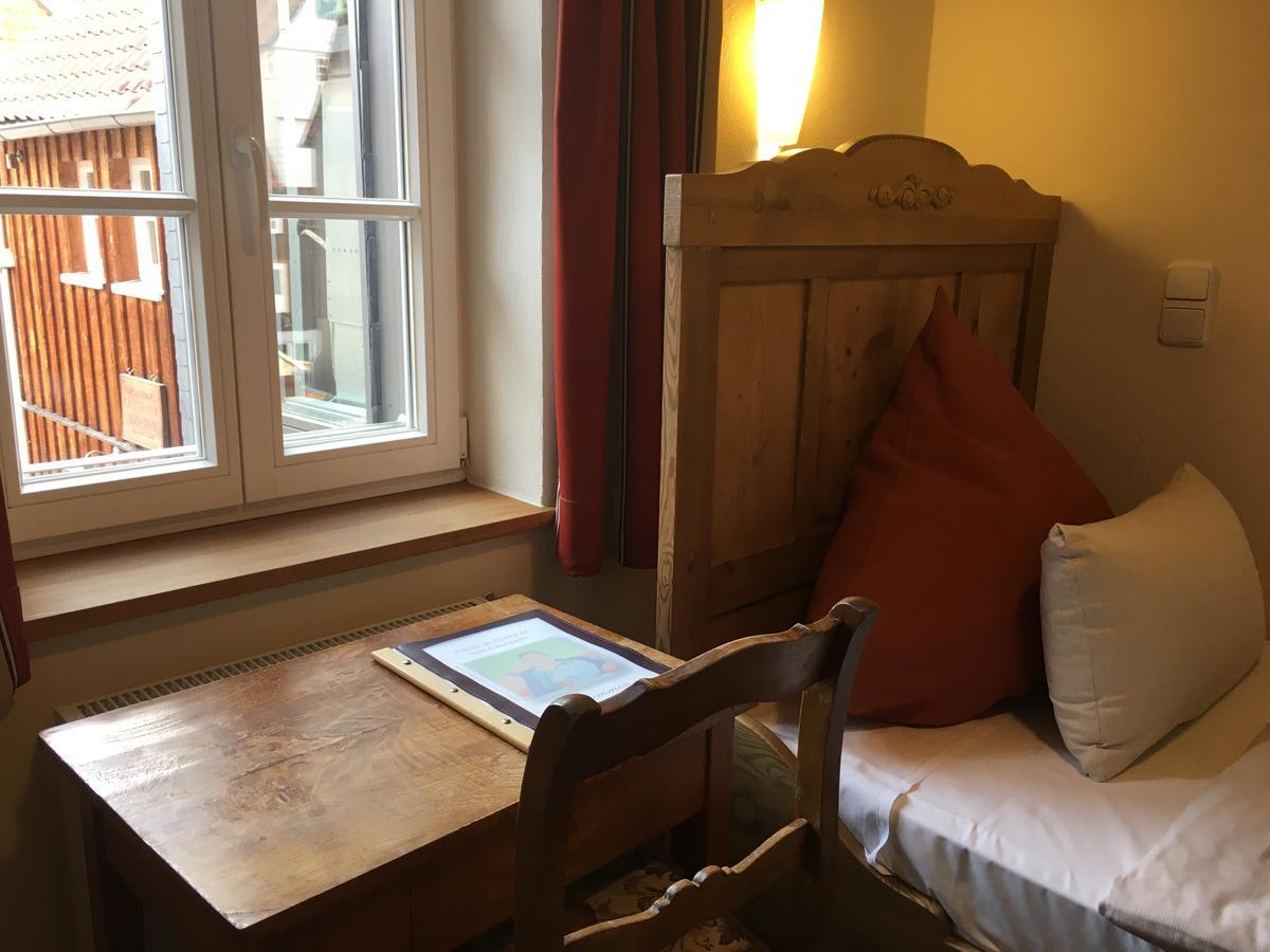 Fachwerk-Hotel Eisenbart Munden  Bagian luar foto