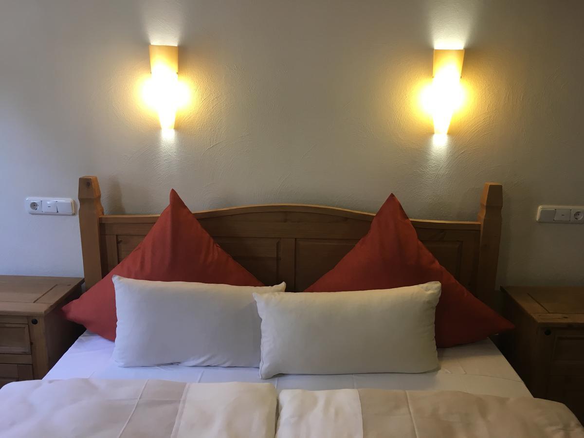 Fachwerk-Hotel Eisenbart Munden  Bagian luar foto