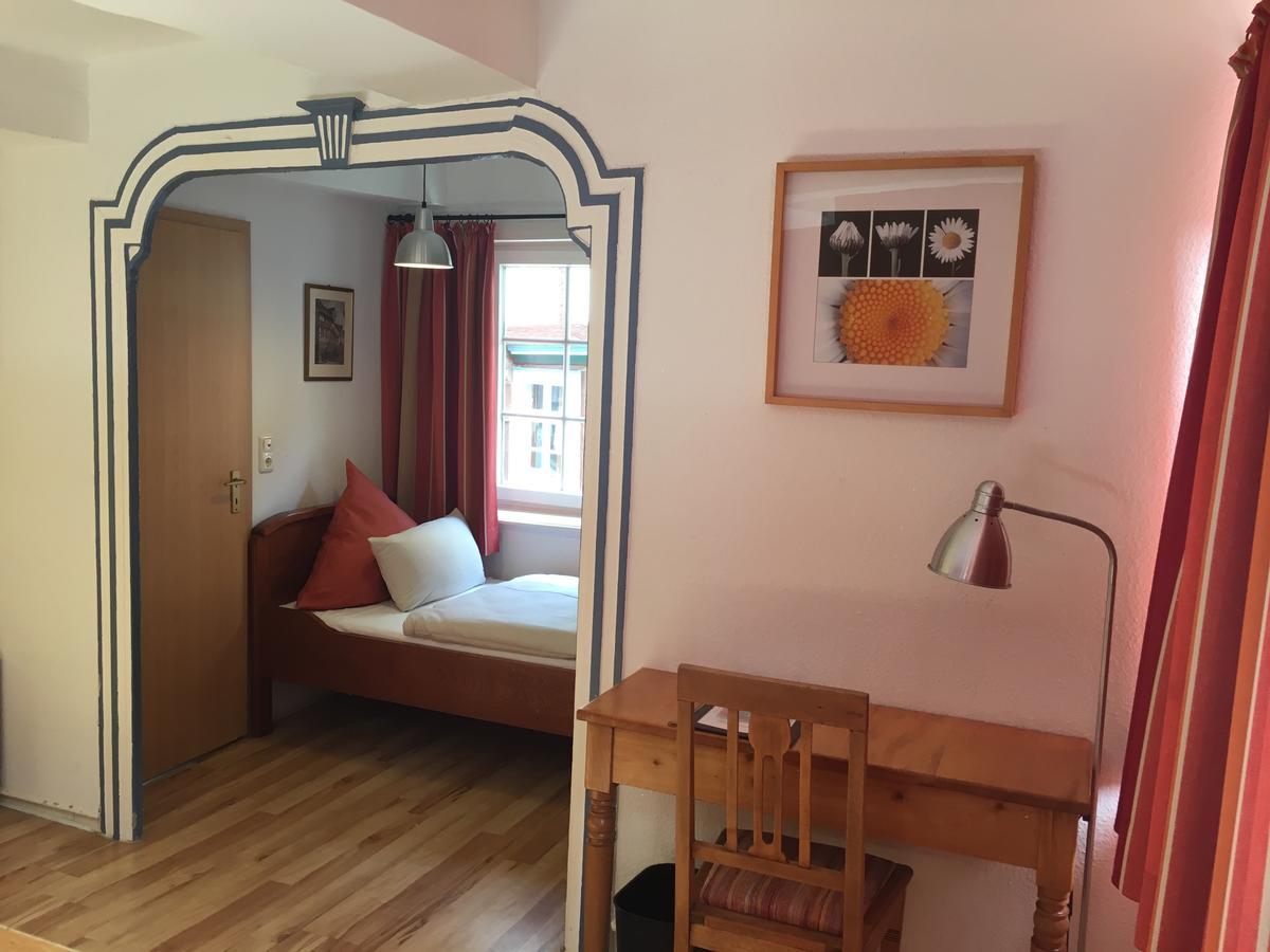 Fachwerk-Hotel Eisenbart Munden  Bagian luar foto